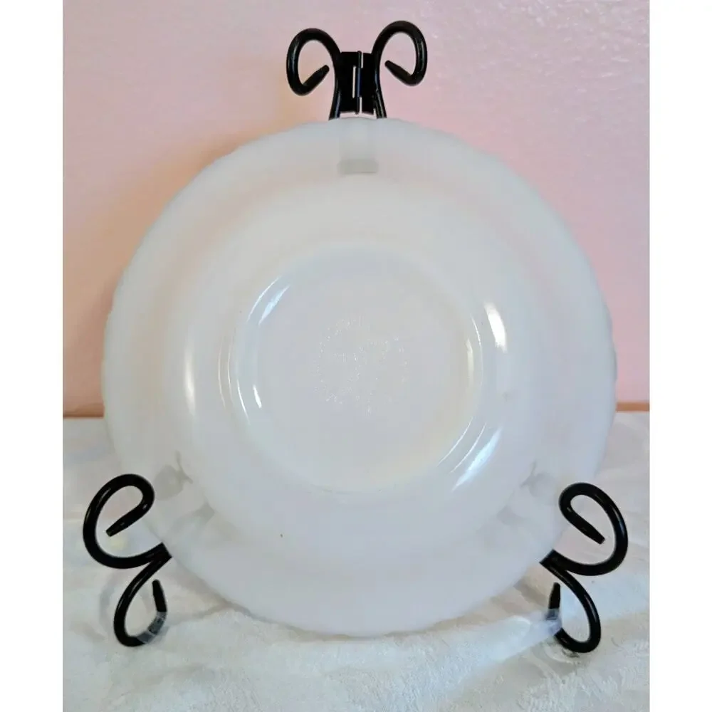 VTG Fire-King Anchor Hocking Golden Shell Milk Glass Bowl Gold Trim Swirl USA